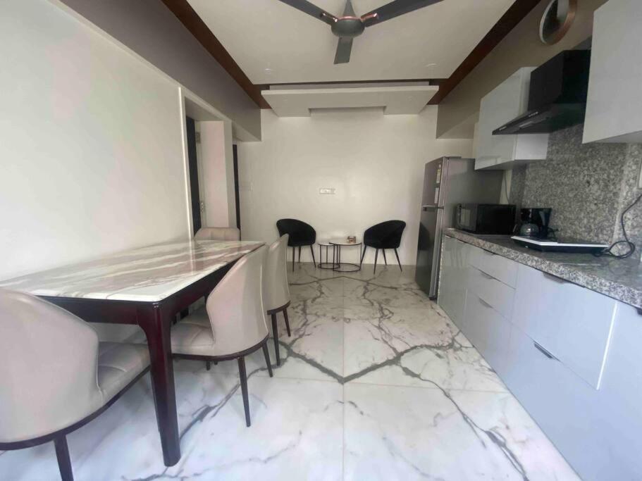 Bandra'S Prime Luxurious 2 Bhk Lägenhet Mumbai Exteriör bild
